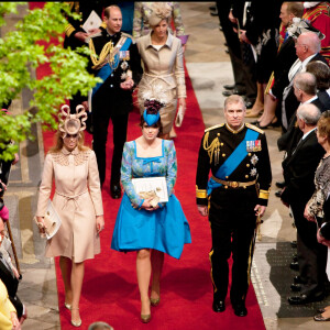 Les princesses Beatrice et Eugenie, et leur père le prince Andrew, au mariage du prince William et Kate Middleton à Londres, en 2011.