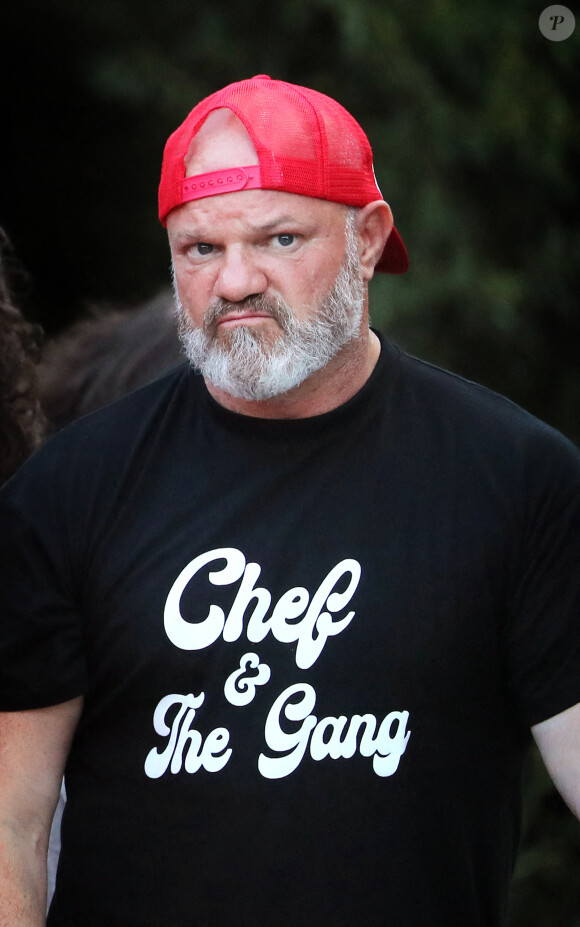 Exclusif - Le grand chef cuisinier et présentateur télé Philippe Etchebest et son groupe de Rock "The Chef and the gang" donnent un concert d'été sur la scène d'un théâtre en plein air, à Pessac près de Bordeaux. Le 23 Juillet 2020. © Patrick Bernard-Fabien Cottereau / Bestimage