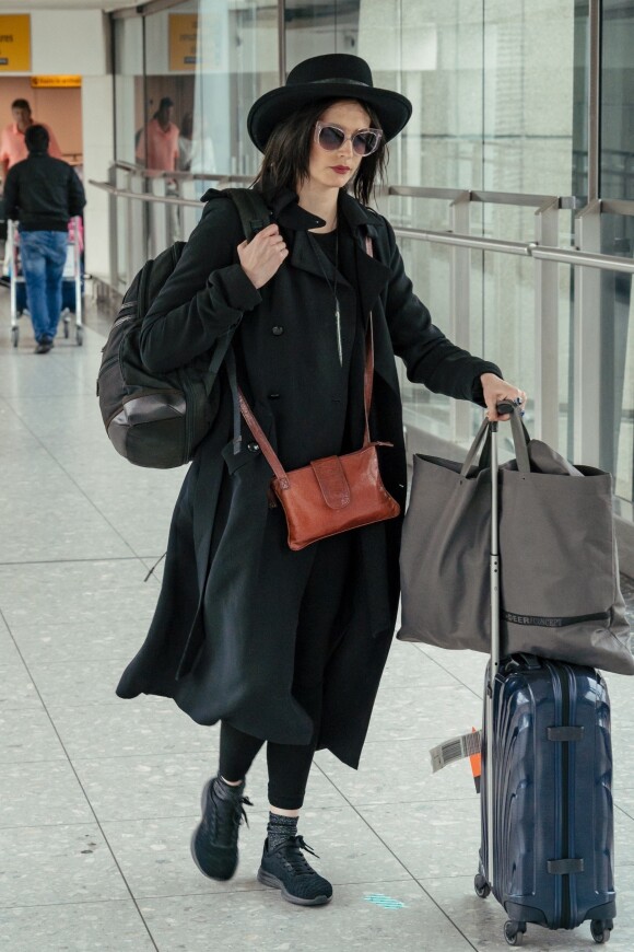 Exclusif - Eva Green arrive à l'aéroport Heathrow de Londres par un vol en provenance d'Italie le 16 avril 2019.