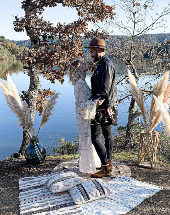 Jérémy Brun, ex-candidat de "Top Chef" (M6) en 2014 et "Les Anges" (NRJ12) en 2019, annonce la grossesse de sa compagne et future épouse Alexia le 28 juillet 2020.