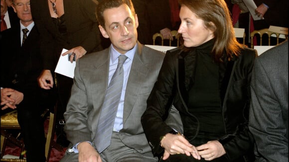 Nicolas Sarkozy et l'affaire du SMS à Cécilia : il dénonce un acte "honteux"