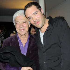 Exclusif - Guy Bedos et son fils Nicolas lors de la générale de la pièce "Promenade de santé" au théâtre de la Pépinière, à Paris, le 9 février 2010. Rindoff/Guirec/Bestimage. 