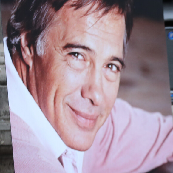 Nicolas Bedos - Hommage à Guy Bedos en l'église de Saint-Germain-des-Prés à Paris le 4 juin 2020.