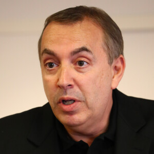 Jean-Marc Morandini fait une déclaration à la presse dans un salon de l'hôtel Radisson à Boulogne-Billancourt, le 19 juillet 2016, dénonçant un complot ...