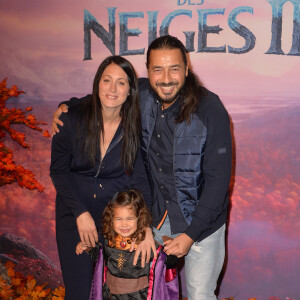 Moundir avec sa femme Inès et leur fille Aliya - Projection exceptionelle de "La Reine des Neiges 2 " au Grand Rex à Paris le 13 novembre 2019. © Veeren Ramsamy/Bestimage 13/11/2019 - Paris