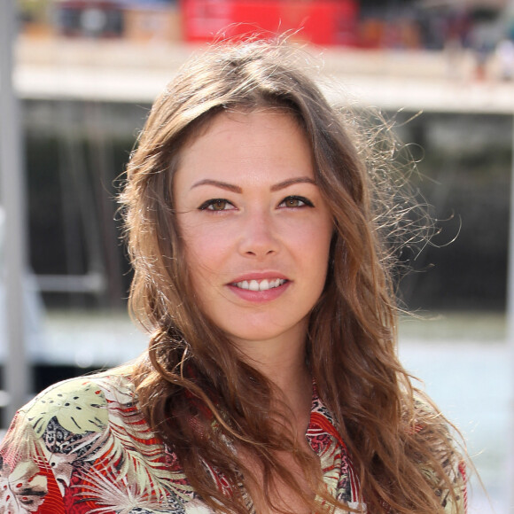Dounia Coesens - Photocall de la série "L'art du crime" lors de la 21ème édition du Festival de la Fiction TV de la Rochelle. le 14 septembre 2019 © Patrick Bernard / Bestimage