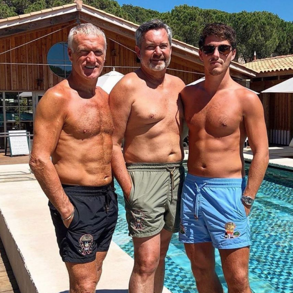 Didier Deschamps, son fils Dylan (à droite) et un ami posent en shorts de bain Les Canebiers St-Tropez. Saint-Tropez, le 4 août 2020.