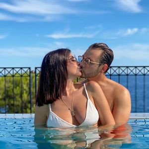 Martika et Umberto amoureux à la piscine, le 14 juin 2020