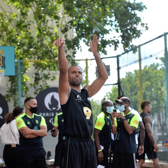 Tony Parker - Lancement du "Club Paris 2024" avec un tournoi de basket à 4 ans, jour pour jour du début des Jeux Olympiques, le 26 juillet 2020 à Paris. © Veeren/Bestimage 