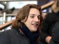 Jean Sarkozy méconnaissable : look barbu à St-Trop' au côté de son frère Pierre
