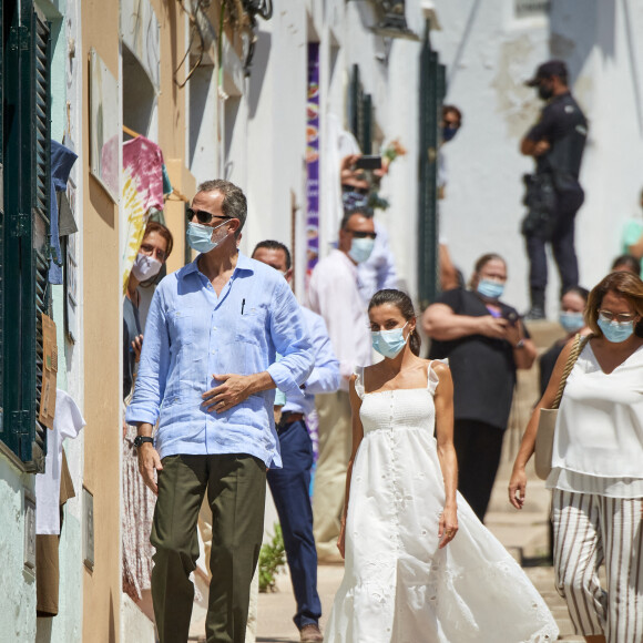 Le roi Felipe VI d'Espagne et la reine Letizia ville de Ciutadella sur l'Ile de Minorque le 13 août 2020.