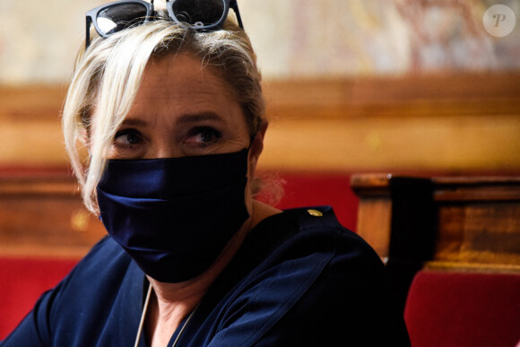 Marine Le Pen ( Front National ) - port du masque au cours de l'épidémie de Coronavirus (COVID-19) - Questions d'actualité au Gouvernement à l'Assemblée nationale à Paris le 23 juin 2020. © Federico Pestellini / Panoramic / Bestimage
