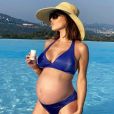 Manon Marsault, enceinte de son deuxième enfant, prend la pose sur Instagram