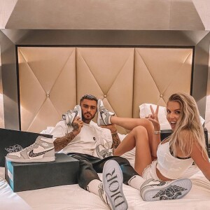 Jessica Thivenin et Thibault Garcia avec leurs Air Jordan high Dior, le 10 août 2020, sur Instagram