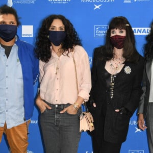 Rachida Brakni, Isabelle Adjani, masquée et Yamina Benguigui, Rachid Djaïdani - Photocall du film "Soeurs" - Festival du film Francophone d'Angoulême 2020 le 31 Août 2020. © Guirec Coadic / Bestimage