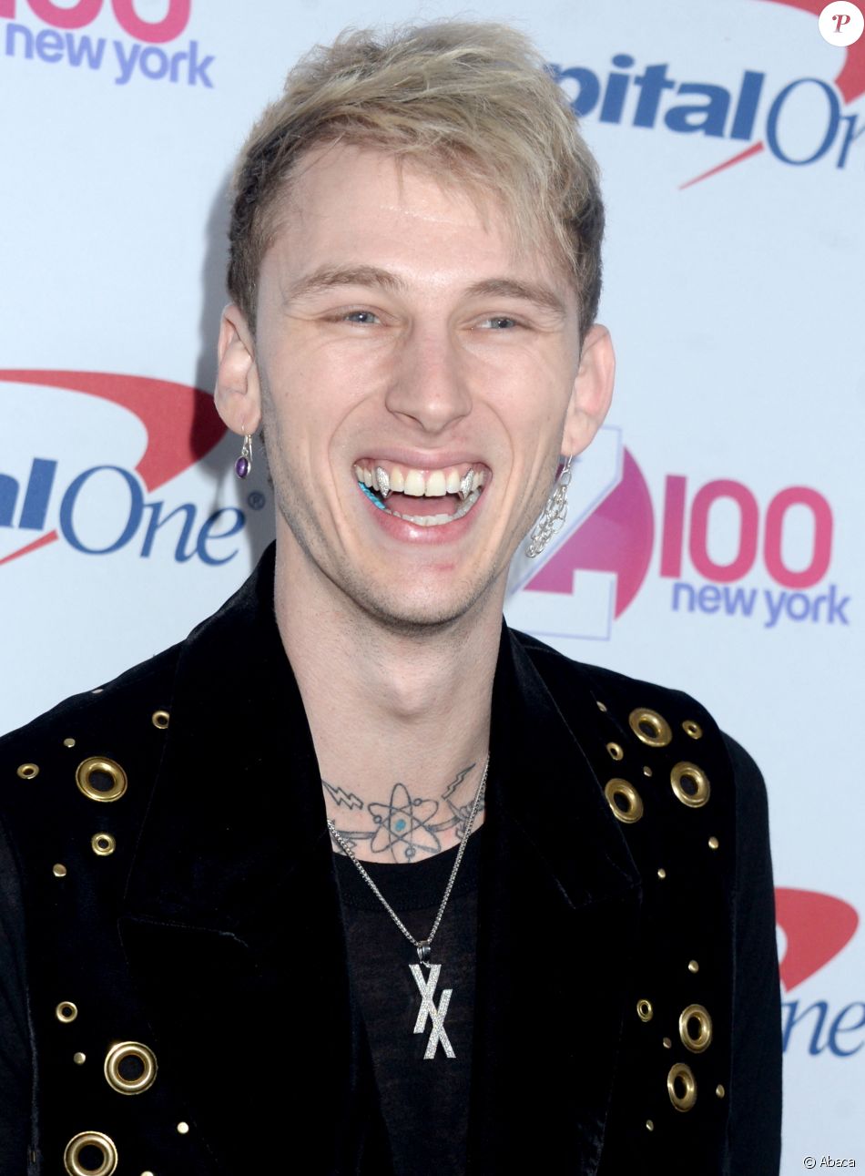 Machine Gun Kelly motley crue