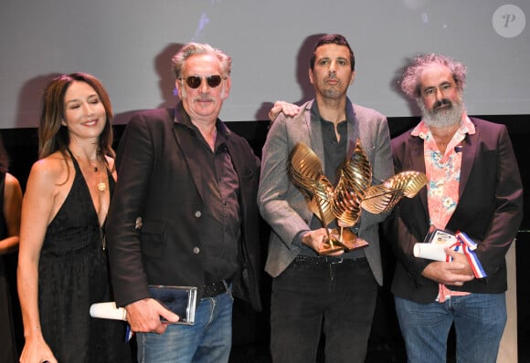 Elsa Zylberstein, Benoît Delépine, Samir Guesmi, Valois de la mise en scène, Valois du scénario pour "Ibrahim" et Gustave Kervern lors de la cérémonie de clôture et remise de prix du Festival du film Francophone d'Angoulême 2020 le 2 septembre 2020. © Coadic Guirec / Bestimage