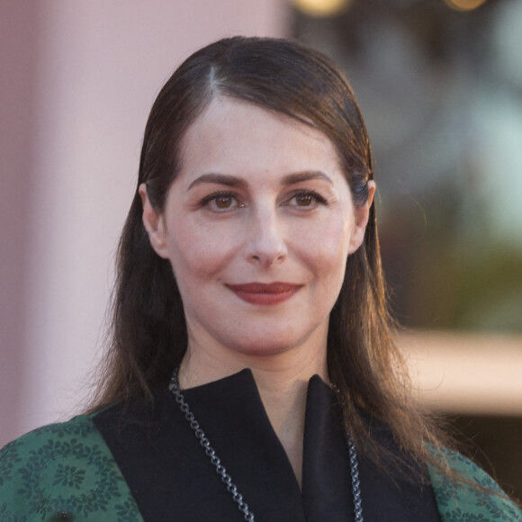 Amira Casar - Tapis rouge du film "Amants" lors de la 77ème édition du Festival international du film de Venise, la Mostra le 3 septembre 2020. 