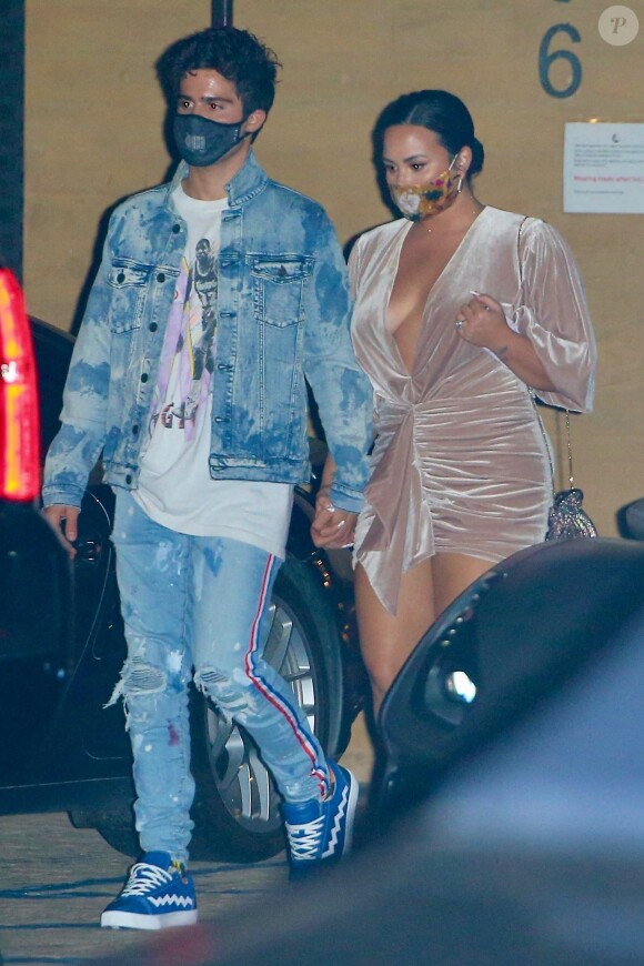 Demi Lovato est allée diner avec son fiancé Max Ehrich au restaurant Nobu dans le quartier de Malibu à Los Angeles pendant l'épidémie de coronavirus (Covid-19), le 2 août 2020