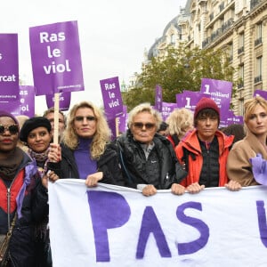 Claudia Tagbo, Alexandra Lamy, Muriel Robin et sa compagne Anne Le Nen, Julie Gayet, Anne Marivin - De nombreuses artistes et personnalités marchent contre les violences sexistes et sexuelles (marche organisée par le collectif NousToutes) à Paris le 23 Novembre 2019 © Coadic Guirec / Bestimage