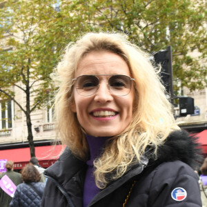 Alexandra Lamy - De nombreuses artistes et personnalités marchent contre les violences sexistes et sexuelles (marche organisée par le collectif NousToutes) à Paris le 23 Novembre 2019 © Coadic Guirec / Bestimage