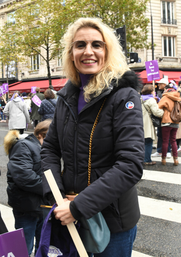 Alexandra Lamy - De nombreuses artistes et personnalités marchent contre les violences sexistes et sexuelles (marche organisée par le collectif NousToutes) à Paris le 23 Novembre 2019 © Coadic Guirec / Bestimage