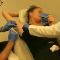 Chrissy Teigen, enceinte : des injections de Botox... contre ses migraines !