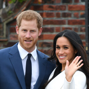 Le prince Harry et Meghan Markle lors de l'annonce de leurs fiançailles, le 27 novembre 2017 au palais de Kensington.