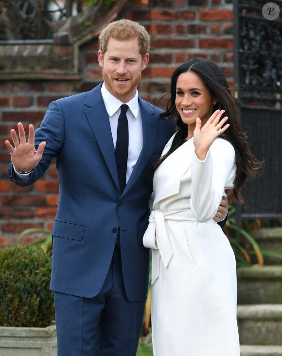 Le prince Harry et Meghan Markle lors de l'annonce de leurs fiançailles, le 27 novembre 2017 au palais de Kensington.