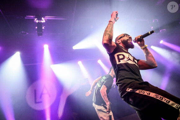 Exclusif - Busta Flex - Le photographe et comédien Gianni Giardinelli expose des photos inédites du groupe NTM, qu'il a pu suivre pendant leur dernière tournée au niveau -1 du Forum des Halles à Paris le 19 février 2020. La visite guidée de l'exposition a été suivie par un showcase de 2 heures au centre culturel Hip Hop. © Cyril Moreau/Bestimage