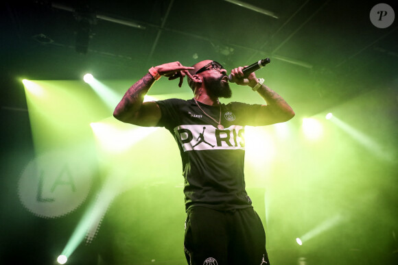 Exclusif - Busta Flex - Le photographe et comédien Gianni Giardinelli expose des photos inédites du groupe NTM, qu'il a pu suivre pendant leur dernière tournée au niveau -1 du Forum des Halles à Paris le 19 février 2020. La visite guidée de l'exposition a été suivie par un showcase de 2 heures au centre culturel Hip Hop. © Cyril Moreau/Bestimage