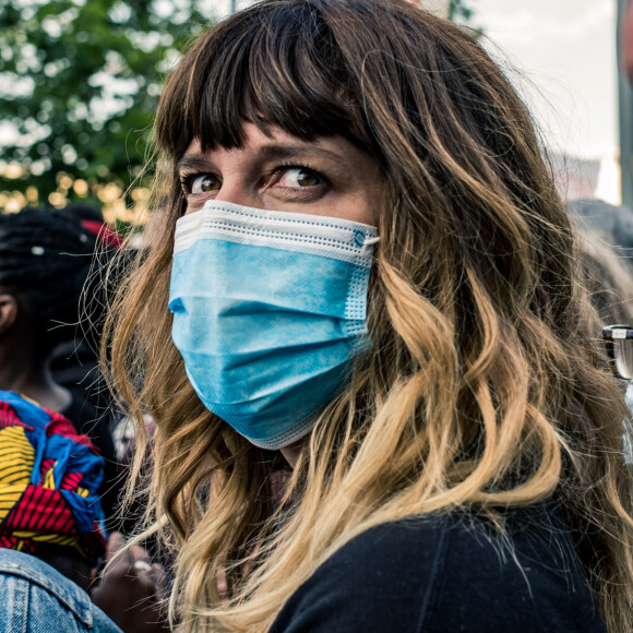 Daphné Bürki - People à la manifestation de soutien à Adama Traoré devant le tribunal de Paris le 2 juin 2020. © Cyril Moreau / Bestimage