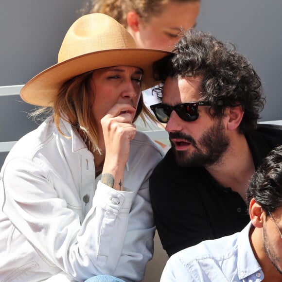 Daphné Bürki et son mari Gunther Love - Célébrités dans les tribunes des internationaux de France de tennis de Roland Garros à Paris, France, le 6 juin 2019. © Jacovides-Moreau/Bestimage