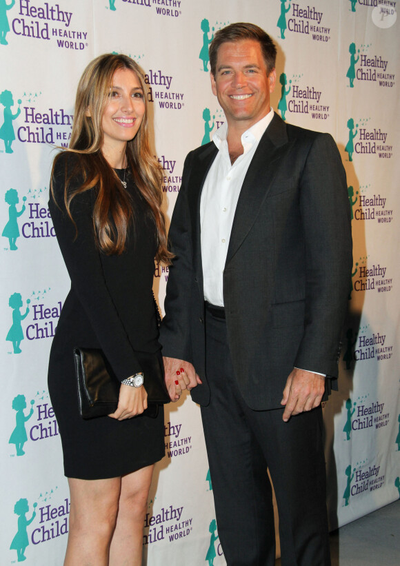 Michael Weatherly et sa femme Bojana Jankovic lors du "Healthy Child Healthy World "Mom On A Mission GALA" 2014" à Los Angeles le 29 octobre 2014.