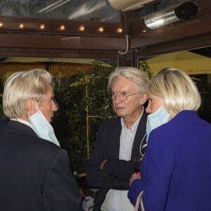 Exclusif - Bernard Kouchner, Jean-Claude Mailly - Gérard Idoux a rendu hommage au personnel soignant de l'APHP (Assistance Publique - Hôpitaux de Paris) en invitant en particulier des équipes de la Pitié-Salpétrière dans son restaurant "Le Récamier" à Paris, le 7 septembre 2020. © Jack Tribeca/Bestimage