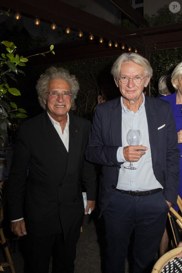 Exclusif - Laurent Dassault et Jean-Claude Mailly - Gérard Idoux a rendu hommage au personnel soignant de l'APHP (Assistance Publique - Hôpitaux de Paris) en invitant en particulier des équipes de la Pitié-Salpétrière dans son restaurant "Le Récamier" à Paris, le 7 septembre 2020. © Jack Tribeca/Bestimage