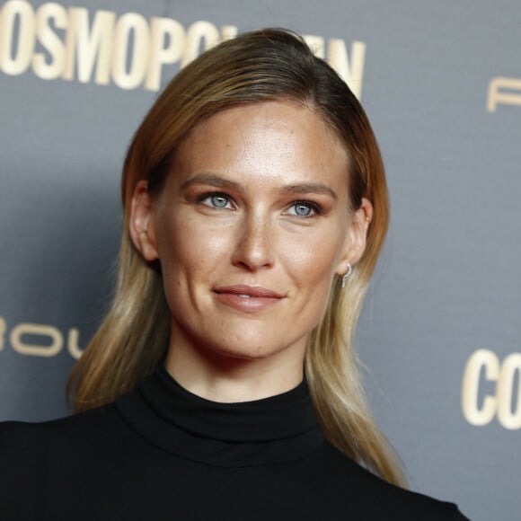 Bar Refaeli au photocall de la soirée "Cosmopolitan Awards" à Madrid. Le 18 octobre 2018