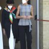 La reine Letizia d'Espagne assiste à la rentrée scolaire du lycée "EGA" à San Adrian, le 14 septembre 2020. Dans le même temps, ses filles, la princesse Leonor et l'infante Sofia d'Espagne ont été placées en quarantaine après qu'une de leur camarade soit positive au coronavirus (Covid-19).
