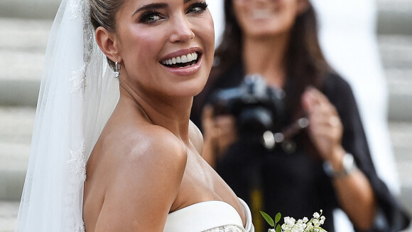 Sylvie Meis a épousé Niclas Castello, découvrez la robe immense de la mariée !