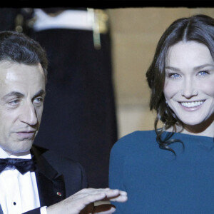 Nicolas Sarkozy et sa femme Carla Bruni-Sarkozy - Dîner d'Etat en l'honneur du président Medvedev à l'Elysée le 2 mars 2010.