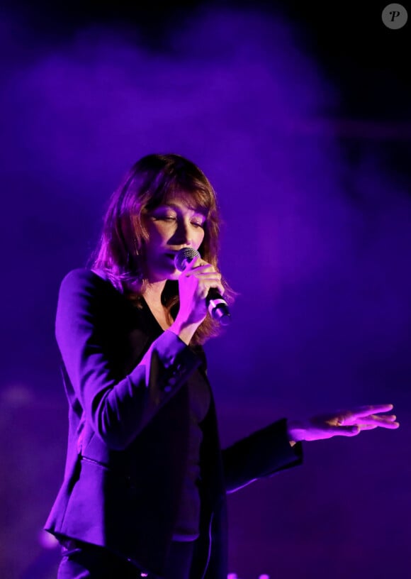 Carla Bruni-Sarkozy en concert au théâtre de Verdure du Grand Jardin à Le Lavandou le 23 juillet 2019. © Dominique Jacovides-Cyril Moreau/Bestimage 