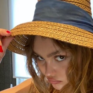 Lily-Rose Depp publié une jolie photo d'elle en maillot de bain, sur Instagram.