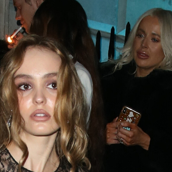 Lily-Rose Depp à la sortie du club Annabels après la soirée "The British Vogue And Tiffany & Co. Fashion And Film Party" à Londres. Le 2 février 2020 