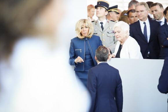Brigitte Macron (Trogneux) et Line Renaud lors du défilé du 14 juillet (fête nationale), place de la Concorde, à Paris, le 14 juillet 2017, avec comme invité d'honneur le président des Etats-Unis. © Denis Allard/Pool/Bestimage
