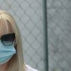 Exclusif - Rebel Wilson est allée à un rendez-vous à Los Angeles, le 21 août 2020. Elle est ressortie 3h après. Elle porte un t-shirt Disney et un masque de protection contre le Coronavirus (Covid-19).
