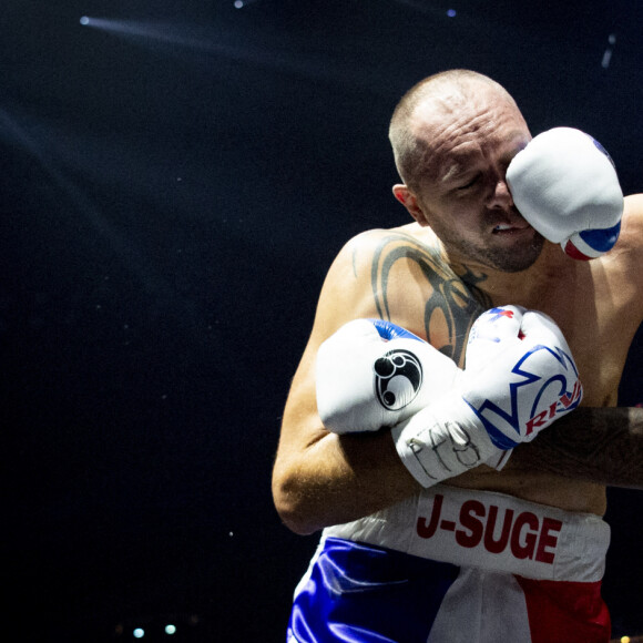 Tony Yoka remporte son combat de boxe contre Johann Duhaupas dans la catégorie poids lourds dès le premier round à Paris La Défense Arena le 25 septembre 2020. © JB Autissier / Panoramic / Bestimage