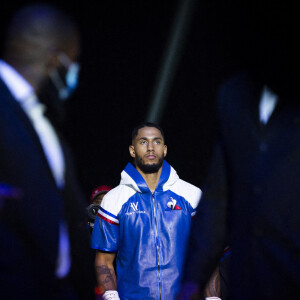 Tony Yoka remporte son combat de boxe contre Johann Duhaupas dans la catégorie poids lourds dès le premier round à Paris La Défense Arena le 25 septembre 2020. © JB Autissier / Panoramic / Bestimage