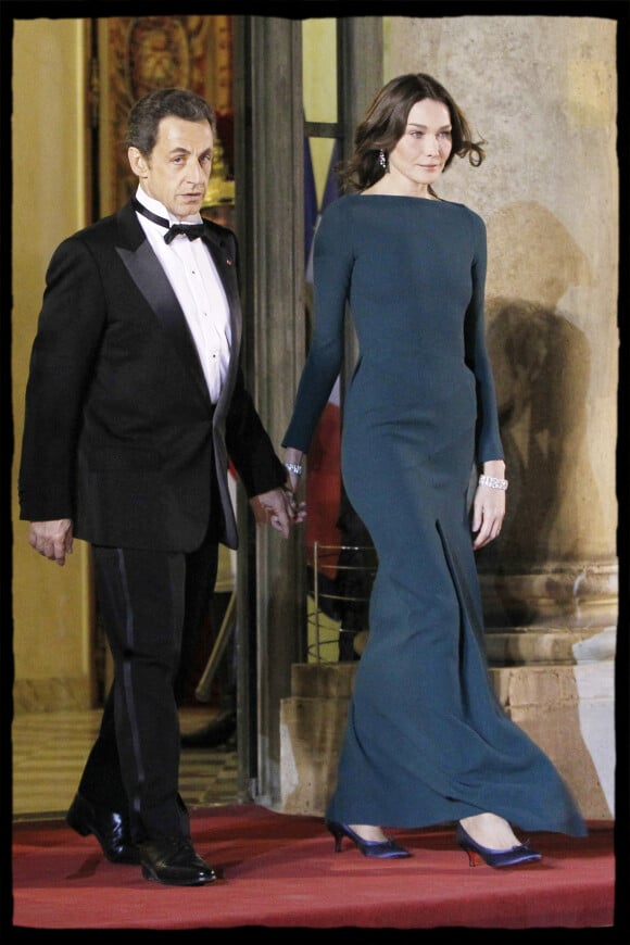 Nicolas Sarkozy et sa femme Carla Bruni-Sarkozy lors d'un dîner d'État en l'honneur du président Medvedev à l'Elysée.