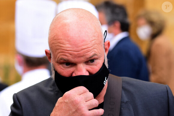 Philippe Etchebest - Les obsèques de Pierre Troisgros, mythique chef 3 étoiles, en l'église Notre Dame des Victoires à Roanne, le 29 septembre 2020. Plusieurs personnalites étaient présentes lors des obsèques pour rendre un dernier hommage au chef. © Romain Doucelin/Bestimage