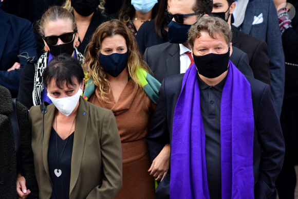 Claude Troisgros (fils de Pierre Troisgros) et sa femme Clarisse - Les obsèques de Pierre Troisgros, mythique chef 3 étoiles, en l'église Notre Dame des Victoires à Roanne, le 29 septembre 2020. Plusieurs personnalites étaient présentes lors des obsèques pour rendre un dernier hommage au chef. © Romain Doucelin/Bestimage